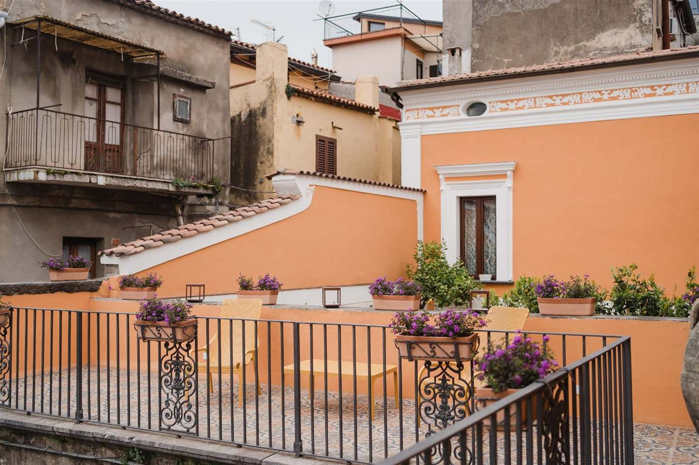 Terrazza storica della Residenza del Barone a Camerota